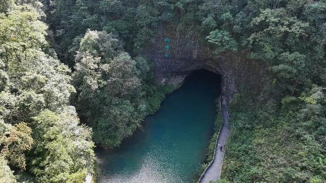 【秋游绥阳】绥阳双河洞:“探洞养生”引领秋季康养新体验