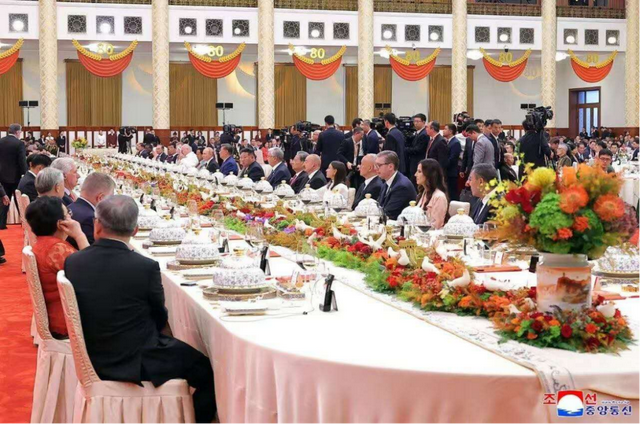 金正恩多边外交首秀吸睛