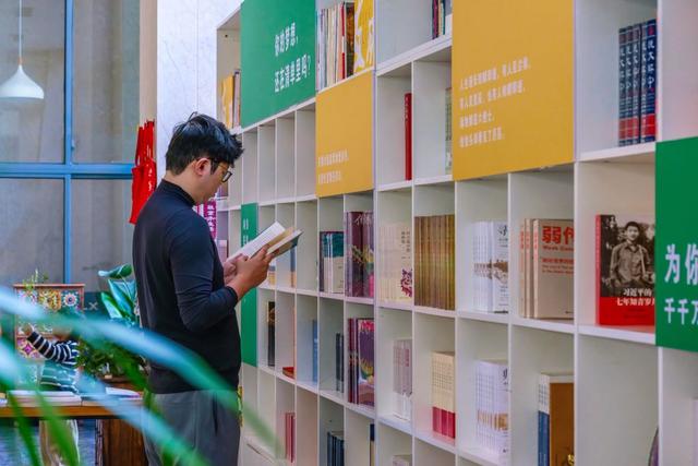 友朋春申自助书店亮相闵行： “人人都是书店主人”