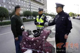 太白立交北出口右拐机动车与非机动车冲突问题咋解决？ 交警碑林大队大队长现场征意见图片