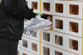 马上评｜外卖柜向骑手收服务费，公平吗？图片