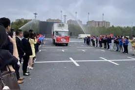 能深度学习的PET/CT、南非牛油果……第七届进博会首批展品进馆图片