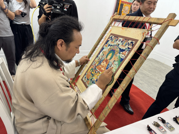 拉萨唐卡艺术与特色产业推介在澳门举办