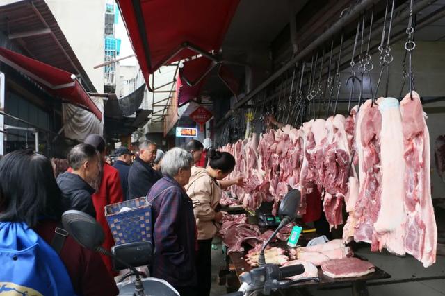 龙泉的早高峰在西河综合市场