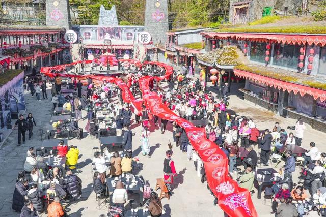 青睐绵阳 ‖ 所有人免门票！九皇山非遗羌历年狂欢开启，吃羌宴刮黄金嗨不停！