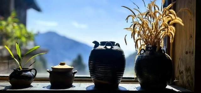 为了悬崖上的古村落，做了这间茶室