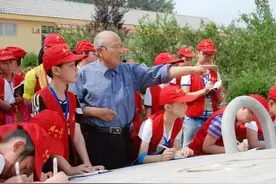 滕州北沙河惨案纪念馆红色讲解员侯贺庆：57年党龄，义务讲解18载图片