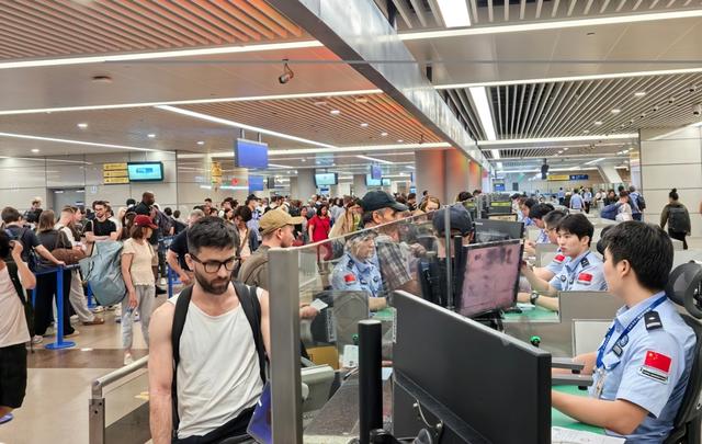 15.7万人次！上海口岸单日出入境人员数量创今年新高