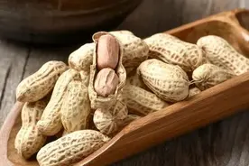生花生和熟花生哪个更营养？图片