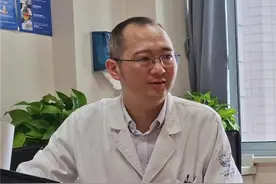 60多岁大伯骨头“塌”掉 只因他有这个饮食癖好图片