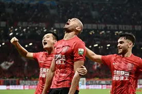 先扬后抑！中超焦点战成都蓉城2比2北京国安，仍居积分榜第三图片