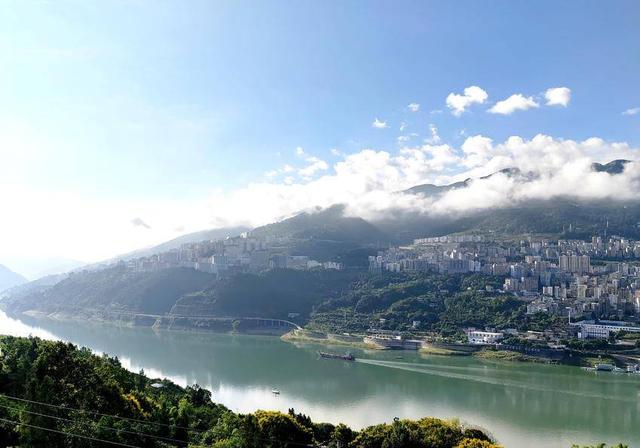 巴东山城秋意渐浓