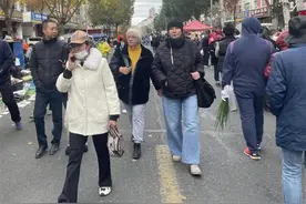 俄罗斯居民组团到黑河逛街吃饭！旅行社提醒：中国游客报团才能“免签”访俄图片