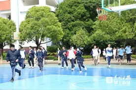 西山区开展校园防震减灾疏散演练图片