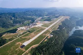 新华全媒+丨湘西边城机场建成通航 改善当地交通格局图片