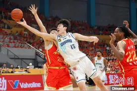 中国内线新锐杨瀚森宣布参加NBA选秀图片