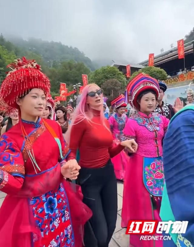 今年1至10月，张家界国家森林公园接待112.98万入境游客