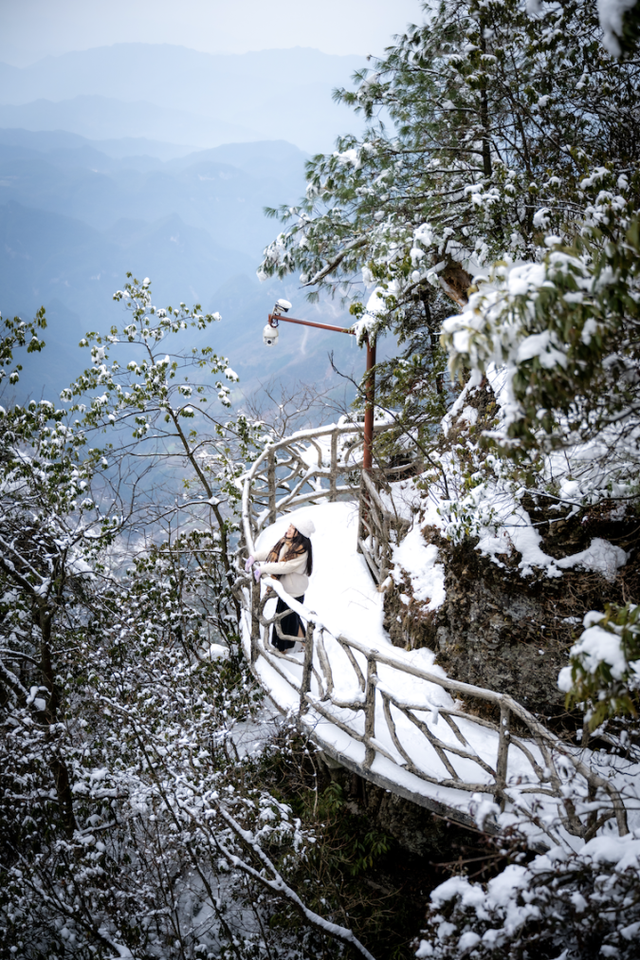 刚刚！凤凰山下雪啦！是真的！