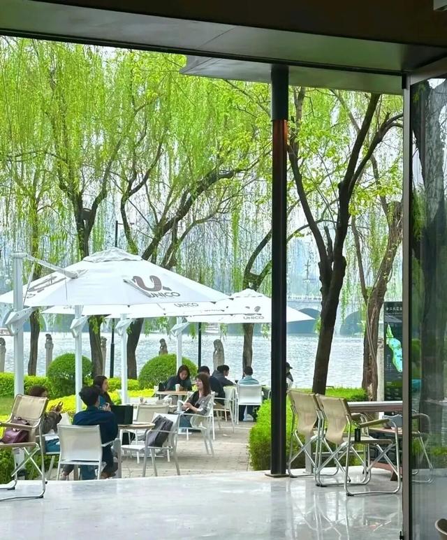 会“呼吸”的城市商业形态，正在曲江蓬勃生长！