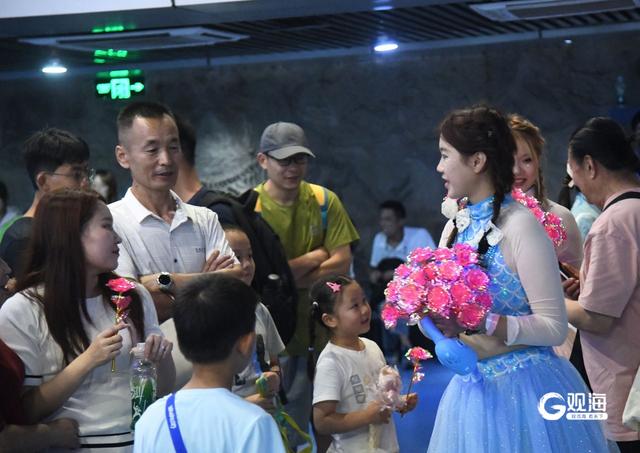 过万市民游客打卡，国庆假期青岛海底世界引爆游览热潮