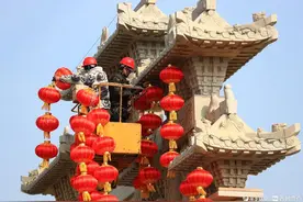 俺村俺家年味浓|挂灯笼，迎新年图片