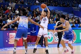 （体育）篮球——CBA俱乐部杯：南京头排苏酒胜新疆伊力特图片