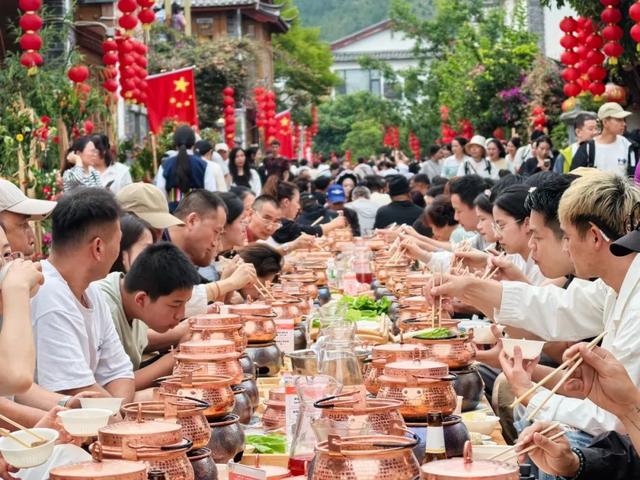 【特别关注】你知道吗？昨晚丽江这个村火把节玩出了新高度