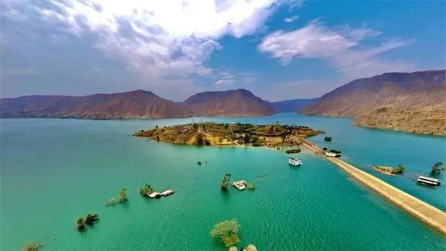 滇中藏不住了！楚雄21℃暖冬，一半是山水秘境，一半是舌尖热辣