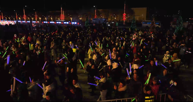 这个跨年点位科技感十足！2025最后一晚，来这里当主角