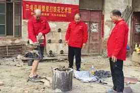 兰考探寻00后打铁花手艺人的技艺与梦想图片