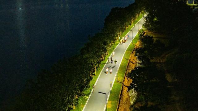 骑行追风，夜跑逐月！这个假期松山湖太“好运”了