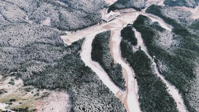 南方雪山，滑雪靖安！靖安国际滑雪场12.28开启试营业，家门口的滑雪自由来啦~