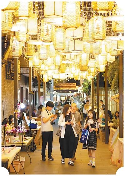 “文火慢炖” 融汇老味道与新活力（文化中国行·人文观察）