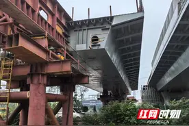 长沙县龙峰大道（跨长永高速）跨线桥项目建设进入最后冲刺阶段图片