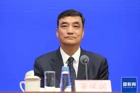 生态环境部副部长答封面新闻：严厉打击遏制第三方监测数据造假｜提问部长图片