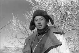 95岁战地记者张崇岫逝世，曾用相机真实记录“长津湖战役”图片