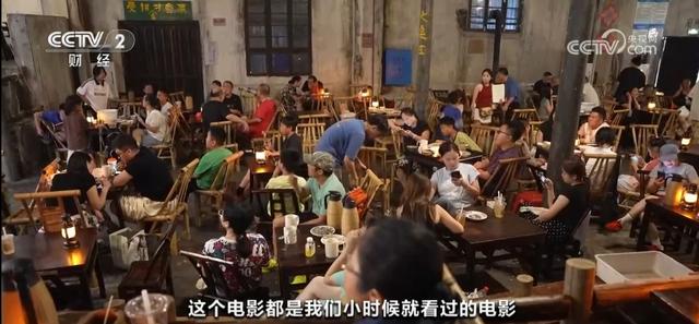 “夜经济”绽放新光彩 “古风夜拍”“夜游活动”成为文旅消费新亮点