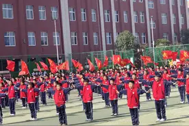 济水之畔展武魂！济源济水西街学校武术操燃动校运会图片