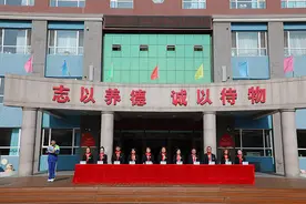 图们市志诚小学开展建队日活动暨新队员入队仪式图片