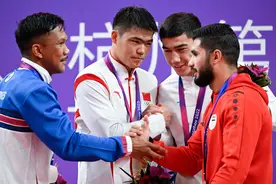 （杭州亚运会）拳击——男子80公斤级：托合塔尔别克·唐拉提汗夺冠(2)图片
