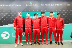 张之臻、崔杰建功，中国队2比0领先黑山队图片