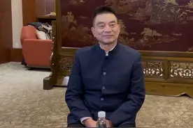 全国政协委员刘永好：让AI预测猪周期，使用机器人并未减少用工图片