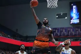 “克”敌制胜！克里斯33分，山东男篮113：107击败北京图片