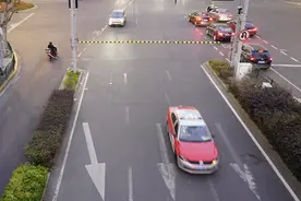谁在凌晨骑车穿隧道过江？图片
