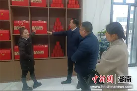 湖南农大专家团深入乡村指导水稻种植 助力乡村富民产业发展图片