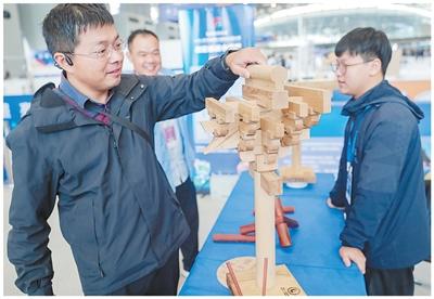 既会修理技术也懂制造技能！全国职业技能大赛，高手在民间