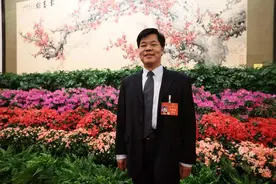 “35岁就业门槛”！代表建议将反就业年龄歧视入法图片