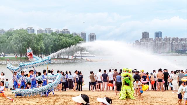 暑期消费乘“热”而上，夏日经济活力澎湃