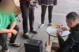 居民区内暗藏“口红工厂”， 大牌唇蜜只要20元一支？图片