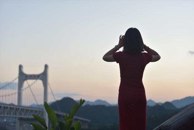 兴义：金州大桥立体化旅游模式 受青睐